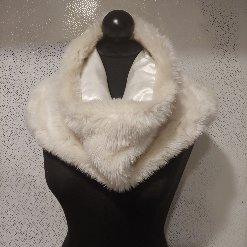 WHITE HOUSE BLACK MARKET Fur Infinity Scarf